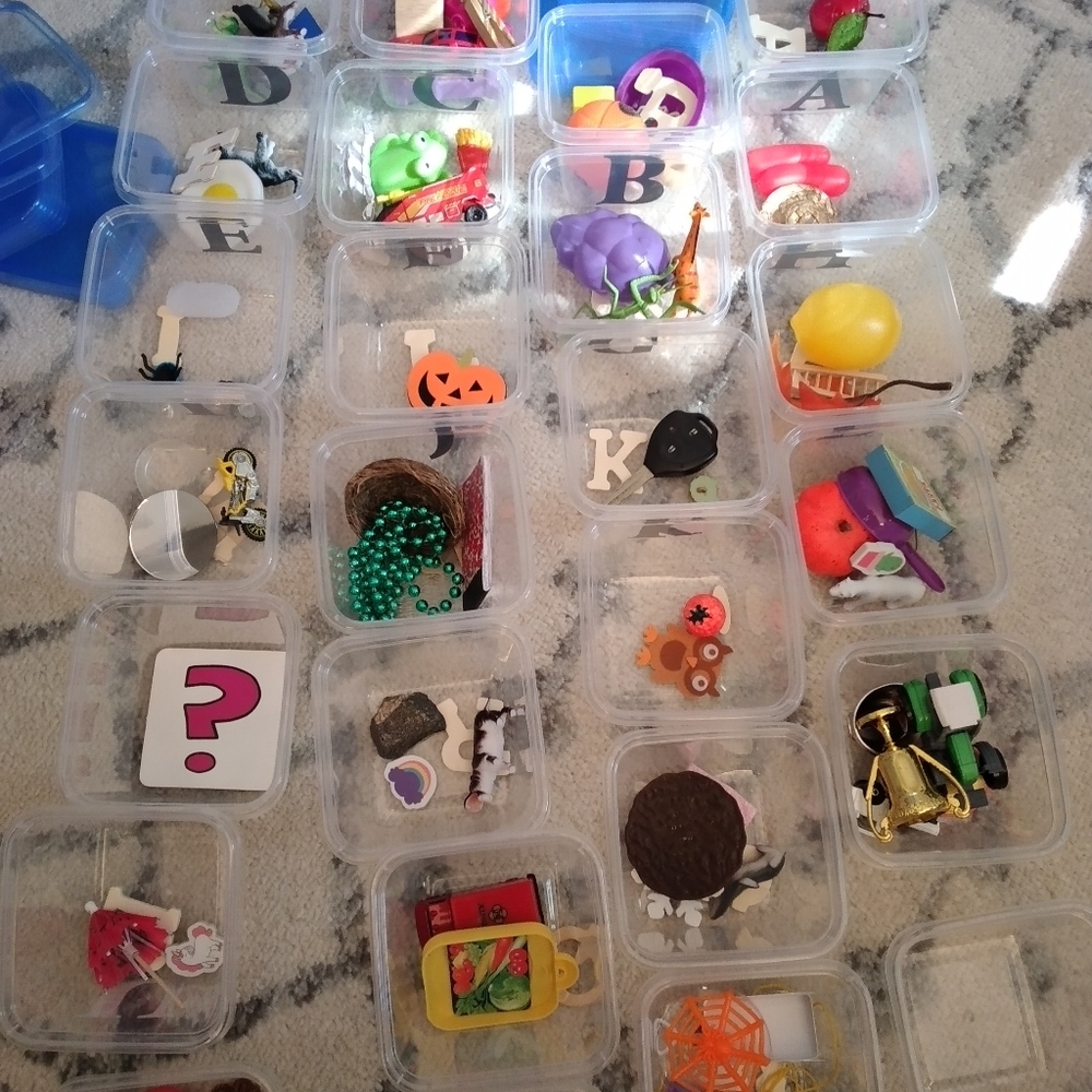 Letter to object sorting tubs